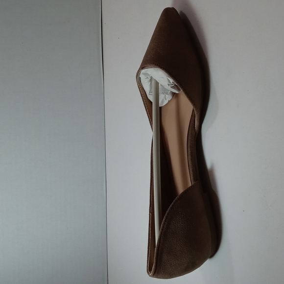 Shoes - Picture 2 of 6